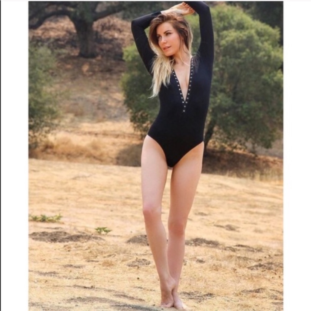 FREE•▪️Honey Punch Black Button Down Long Sleeve Bodysuit
